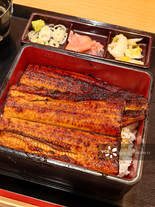 日本美食-鳗鱼饭图片素材
