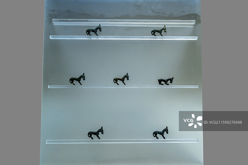 内蒙古呼和浩特市王昭君博物院：马形铜饰件（西汉，呼和浩特地区征集，昭君博物院藏）图片素材