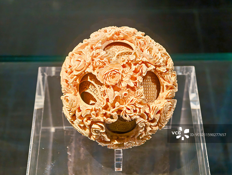 广西壮族自治区博物馆民国时期象牙镂雕多层套球图片素材