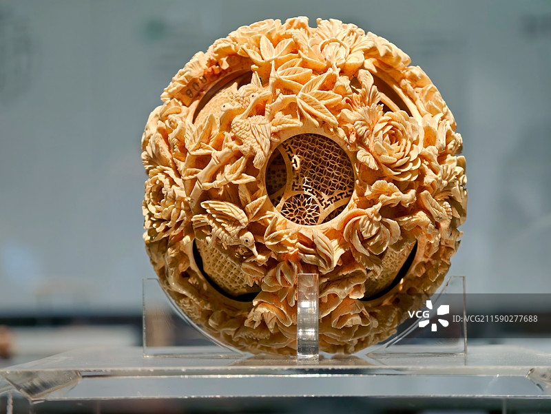 广西壮族自治区博物馆民国时期象牙镂雕多层套球图片素材