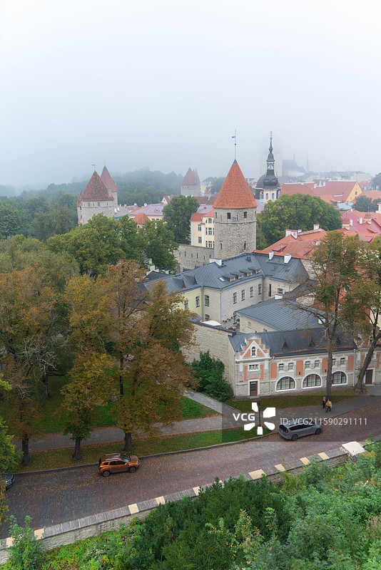 爱沙尼亚塔林老城 中世纪 大雾 阴天 古城 欧洲图片素材