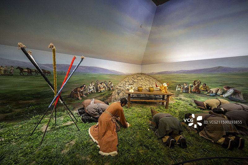呼和浩特市王昭君博物院：祭祀礼仪（匈奴民族的原始信仰是萨满教，祭拜天、地、日、月、先祖，敬畏鬼神）图片素材