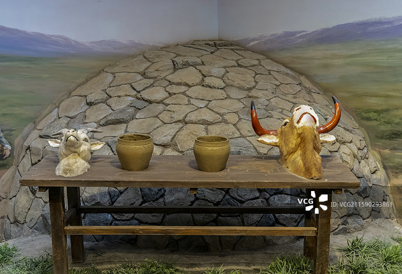 呼和浩特市王昭君博物院：祭祀礼仪（匈奴民族的原始信仰是萨满教，祭拜天、地、日、月、先祖，敬畏鬼神）图片素材