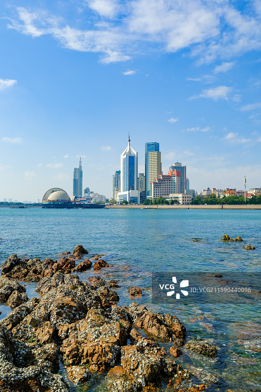 山东青岛海洋城市天际线图片素材