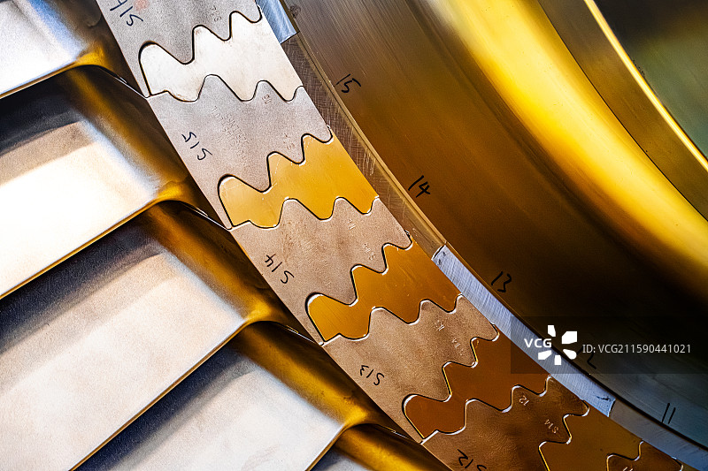 国产燃气轮机 汽轮机叶片 发电站热电转换电气装备 流体力学工业皇冠 上海临港新质生产力保障能源安全图片素材