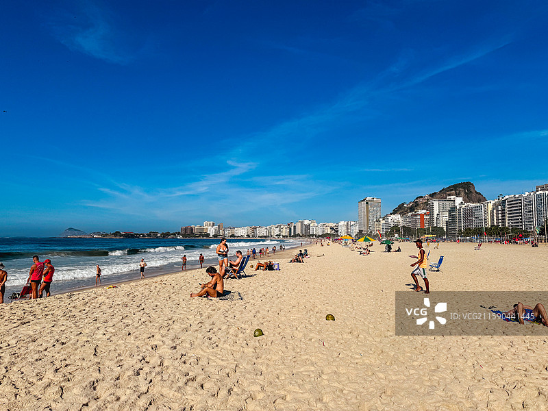 巴西里约热内卢科巴卡巴纳海滩 海湾海景海岸线 城市鸟瞰 圣基督像 糖面包山 航拍图片素材