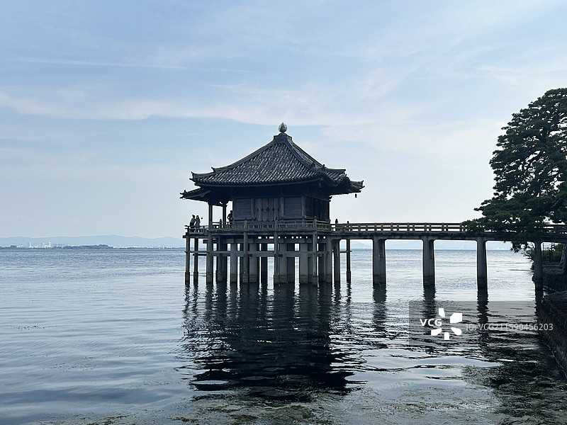 日本滋贺县琵琶湖満月寺 浮御堂图片素材