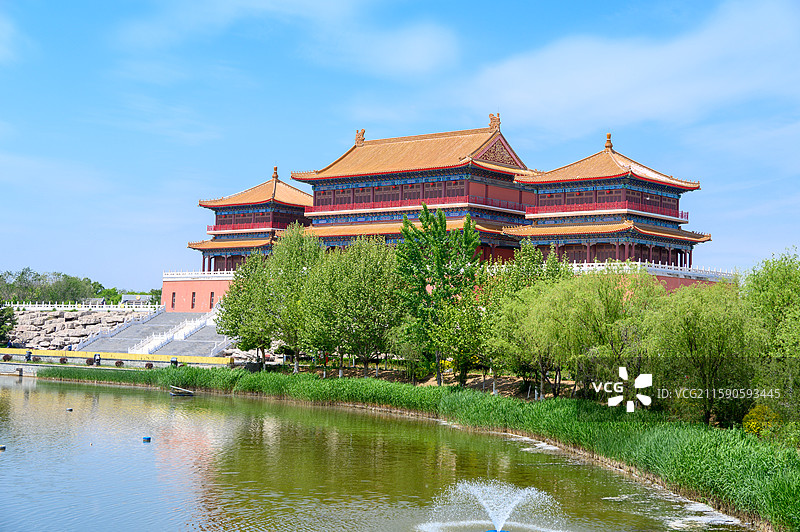 唐山市丰润区曹雪芹公园大观楼和湖水风光图片素材