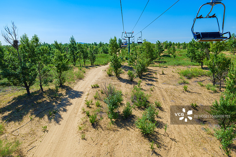 内蒙古鄂尔多斯银肯塔拉沙漠索道图片素材