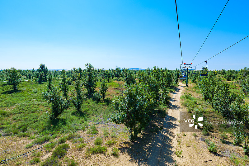 内蒙古鄂尔多斯银肯塔拉沙漠索道图片素材