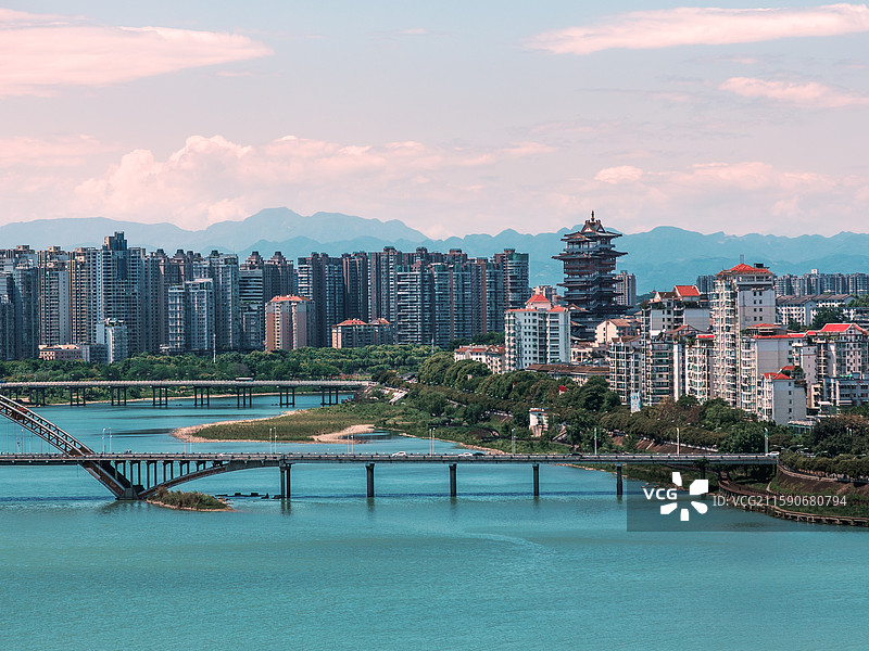 涪江划过的城市图片素材