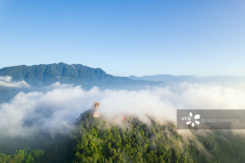 成都青城山景区老君阁日出云海云雾平流雾航拍图片素材