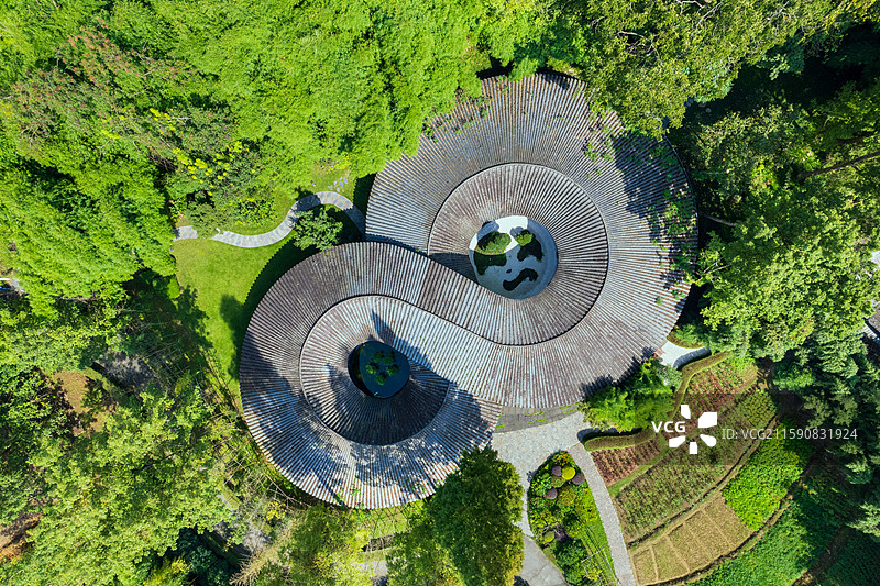 成都崇州道明竹艺村标志建筑竹里白昼航拍乡村旅游新农村乡村振兴图片素材