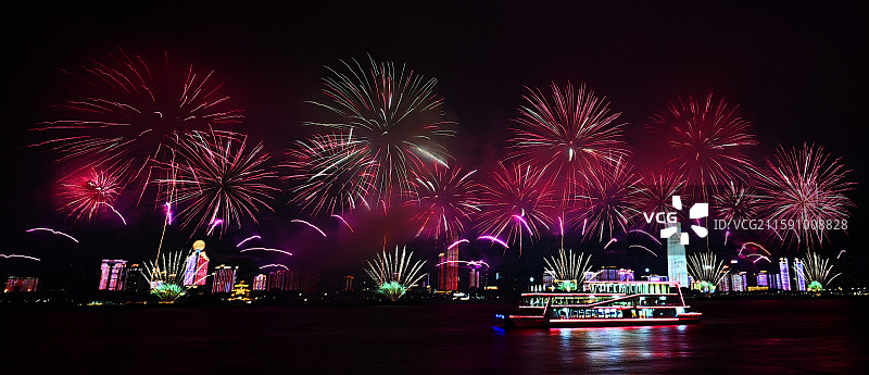 烟花燿江城图片素材