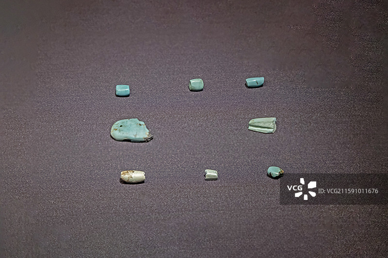 临汾陶寺遗址博物馆兴县碧村遗址考古成果展：绿松石【龙山晚期（距今4000年），山西省考古研究院藏】图片素材