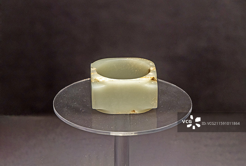 山西临汾陶寺遗址博物馆兴县碧村遗址考古成果展：玉琮【龙山晚期（距今4000年），山西博物院藏】图片素材