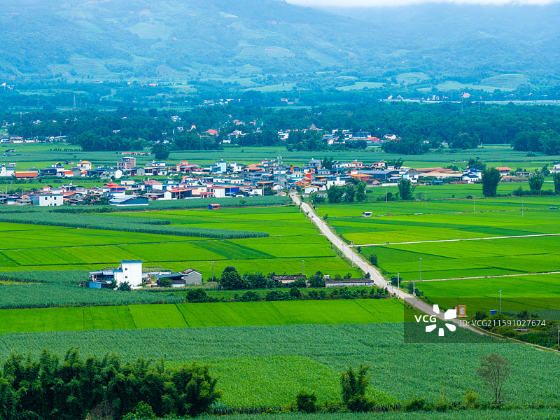 云南省德宏州陇川县田园风光图片素材