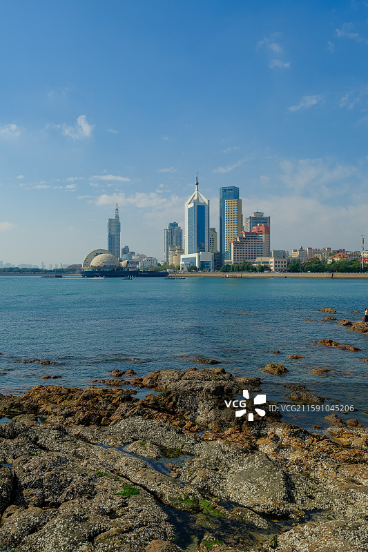 山东青岛海洋城市天际线图片素材