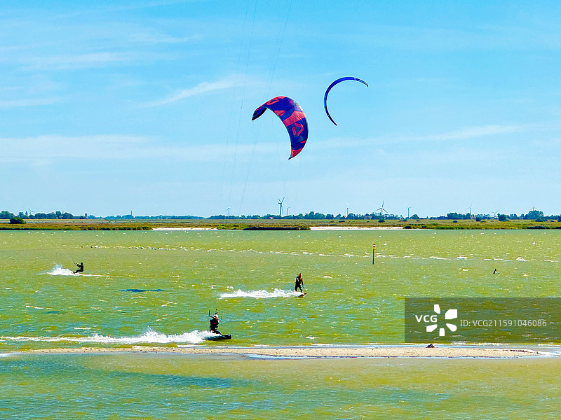驭风者。荷兰风冲。图片素材