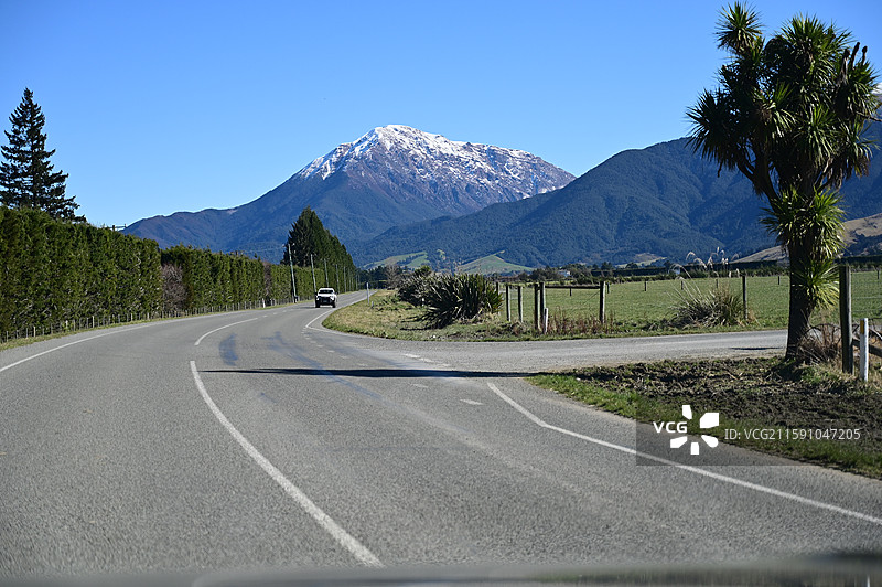 新西兰蒂卡波Lake Tekapo Lake McGregor图片素材