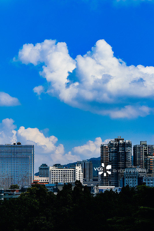 阳光明媚的上午……图片素材