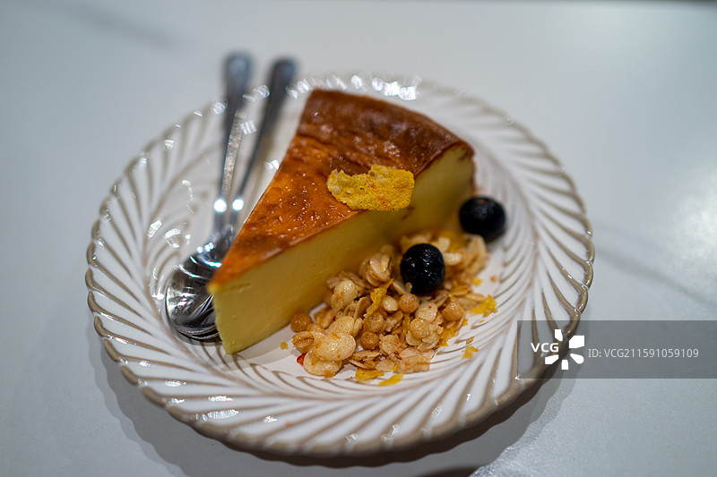 西式餐饮小吃奶酪巴斯克蛋糕图片素材