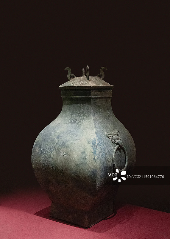 襄阳市博物馆展品·铜鈁。西汉（前202~8年）2007年襄阳市襄城区岘山汉墓88号墓出土。图片素材