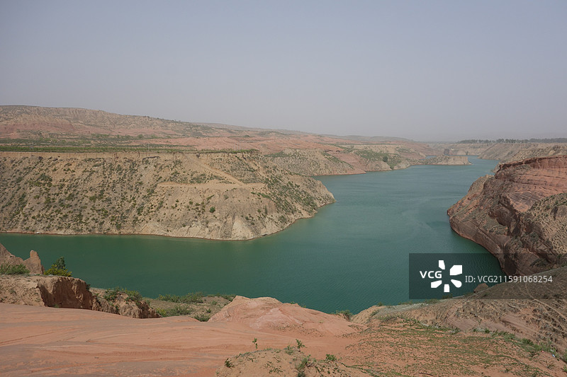 陕西省陕北榆林市靖边县龙洲乡闫家寨：靖边波浪谷红砂岩龙洲丹霞水上丹霞图片素材