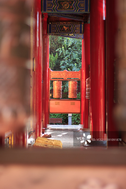 西安广仁寺的转经筒图片素材