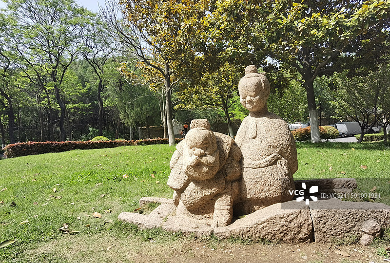 安徽淮北相山公园寓言雕塑图片素材