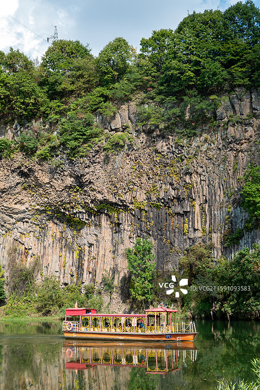 宽甸黄椅山玄武湖景区玄武岩柱林图片素材