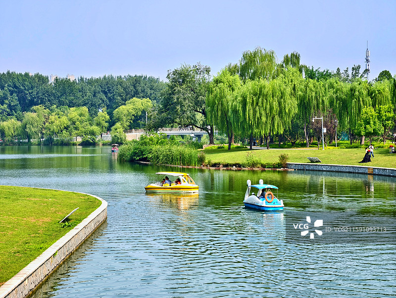 碧波轻舟 朝阳公园图片素材