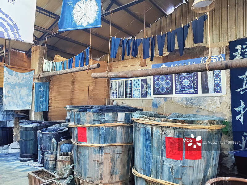 云南大理非物质文化遗产 白族扎染 染色区域展示图片素材