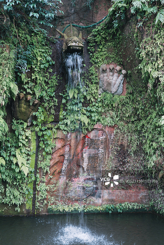 乐山大佛景区龙湫虎穴图片素材