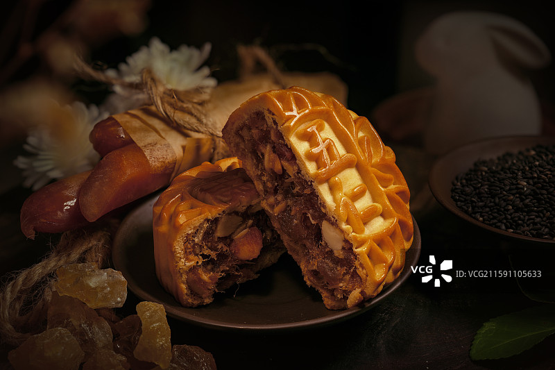 火腿五仁月饼 传统广式月饼图片素材