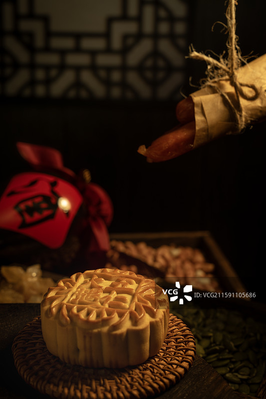火腿五仁月饼 传统广式月饼图片素材