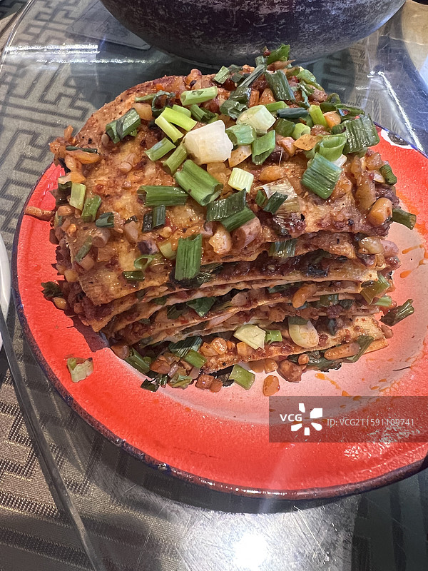 四川特色小吃，折耳根千层饼图片素材