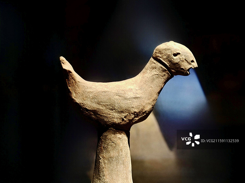 立鸟异形陶器 新石器时代 大汶口文化 安徽蒙城尉迟寺遗址出土 中国考古博物馆藏图片素材