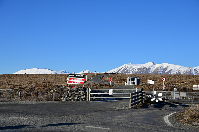 新西兰蒂卡波Lake Tekapo Lake McGregor图片素材