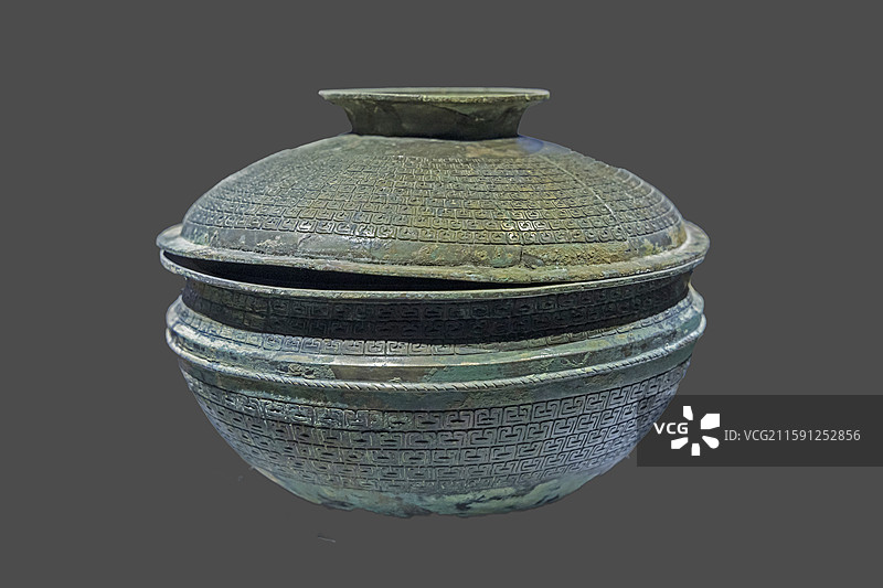 山西省临汾市博物馆：蟠螭纹铜簋【春秋时期（公元前770—公元前476年），乡宁县嘉坟山墓地出土】图片素材
