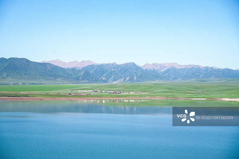 草原雪山风光祁连山脉焉支山河西走廊图片素材