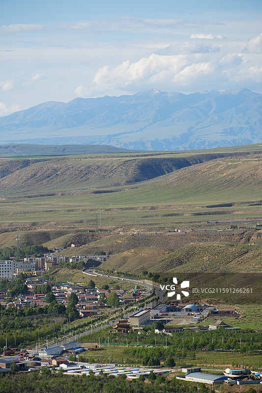 高原地区小镇高清图片青海海南州拍摄图片素材