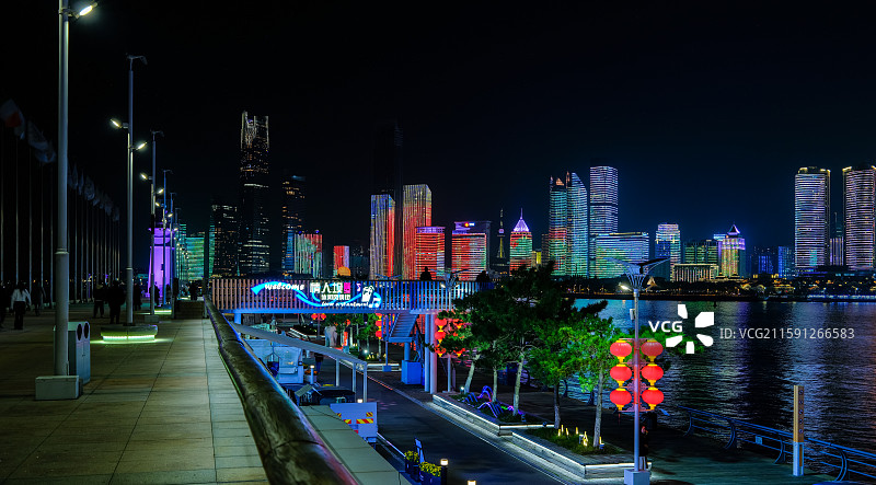 山东青岛奥帆中心-情人坝休闲风情街图片素材