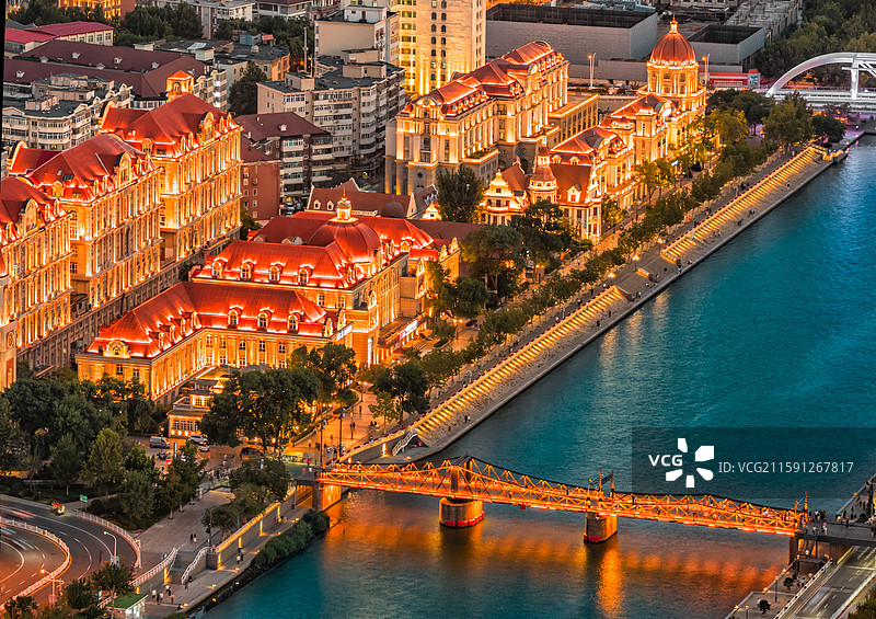 中国天津海河边的原奥匈帝国租界夜景航拍图图片素材