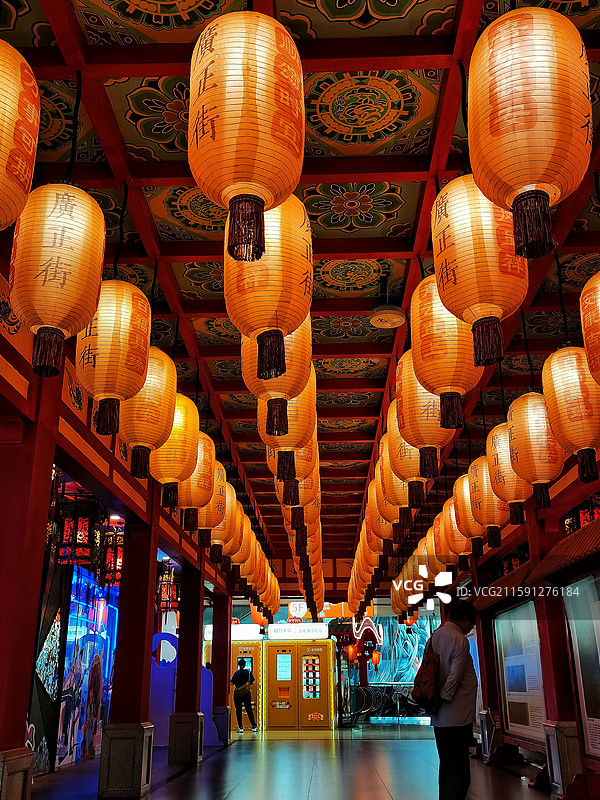 广州正佳广场灯笼图片素材