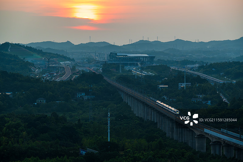 湖南省长沙市望城区金山桥街道长沙西站，长株潭城际S1线图片素材