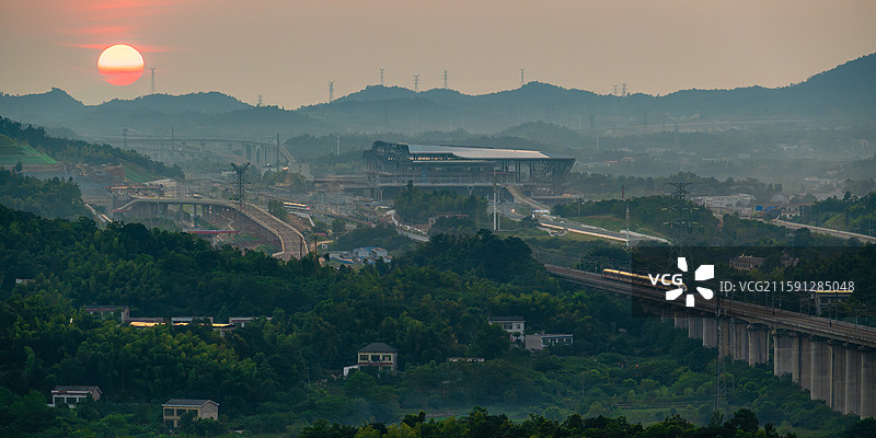 湖南省长沙市望城区金山桥街道长沙西站，长株潭城际S1线图片素材