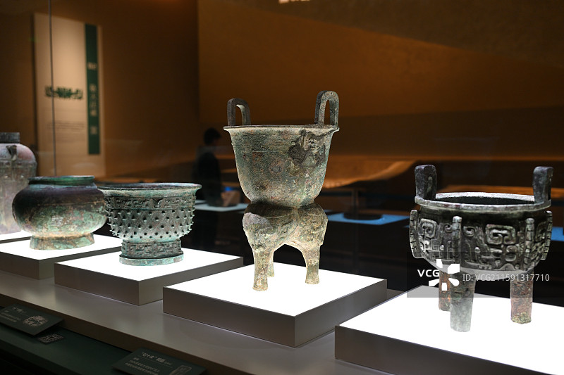 “妇十未”铜甗，晚商，1994年安阳大司空M7出土，青铜器，商文明，殷墟博物馆，河南安阳图片素材