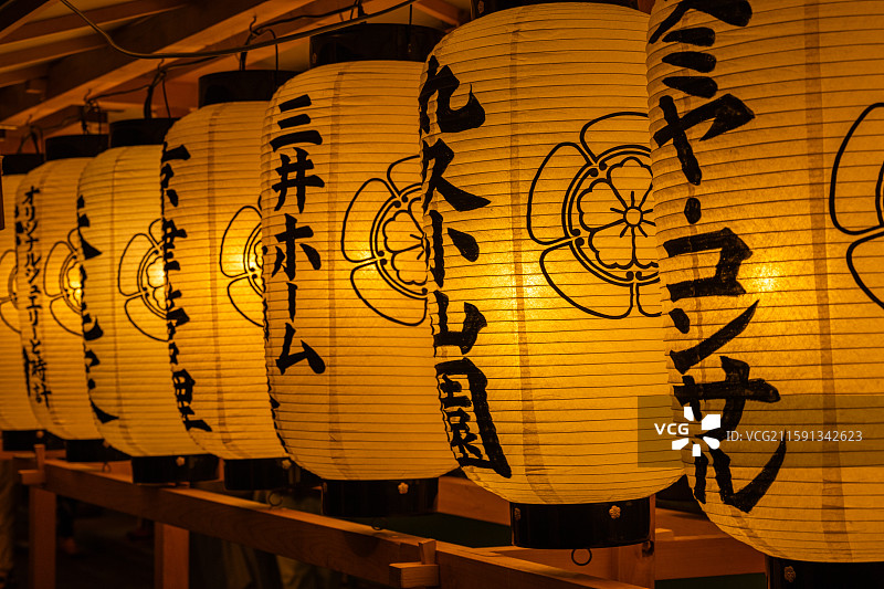 京都祇园祭的夏日纸灯笼图片素材