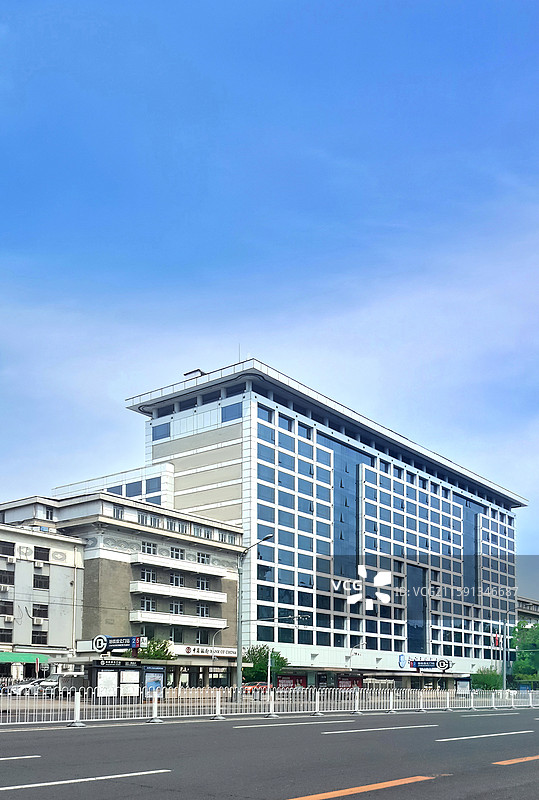 北京崇文门西大街上著名的老牌饭店新侨饭店图片素材